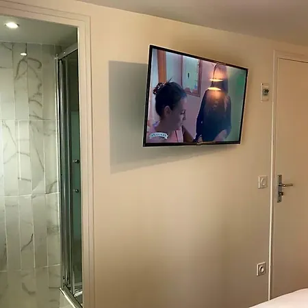 Luxelthe 2* Paris