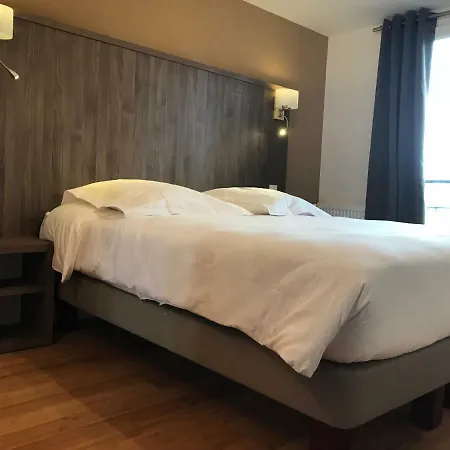 卢克瑟尔德酒店 2*