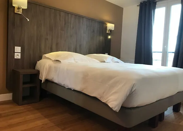 卢克瑟尔德酒店 2*